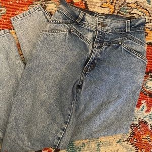 🎀 vintage Levi’s 900 series highwaisted jeans🎀